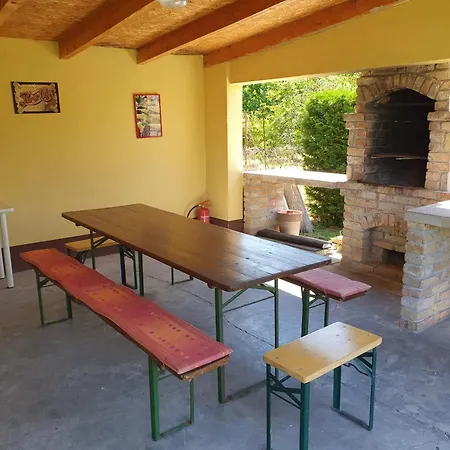 Fonix Ueduelohaz Πανσιόν Zamárdi