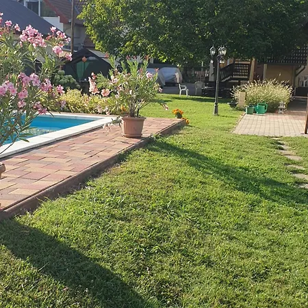 Fonix Ueduelohaz Πανσιόν *