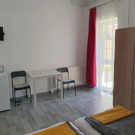 Fonix Ueduelohaz Πανσιόν Zamárdi