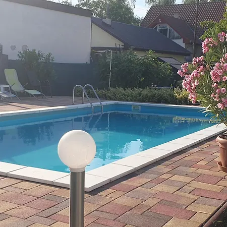 Fonix Ueduelohaz Πανσιόν *