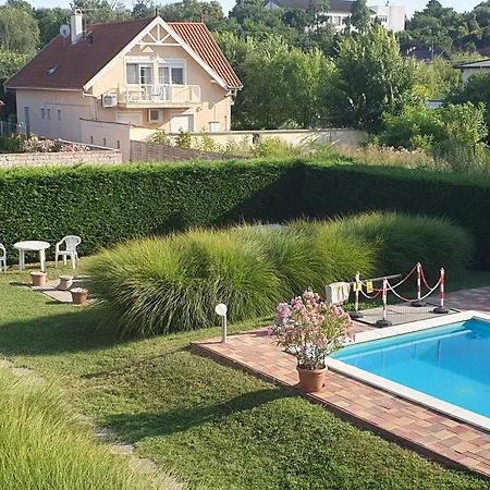 Fonix Ueduelohaz