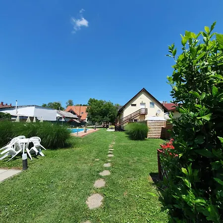 Fonix Ueduelohaz Πανσιόν