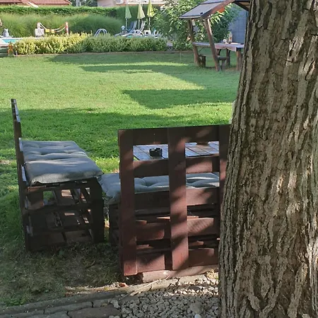 Fonix Ueduelohaz Πανσιόν Zamárdi