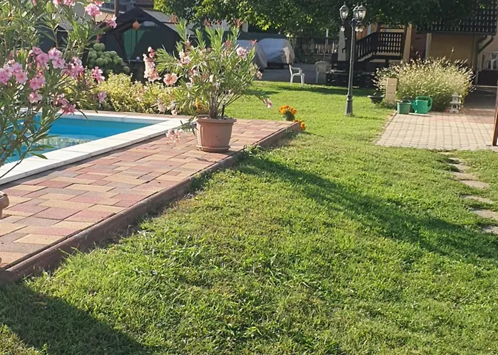 Fonix Ueduelohaz Pensiune *